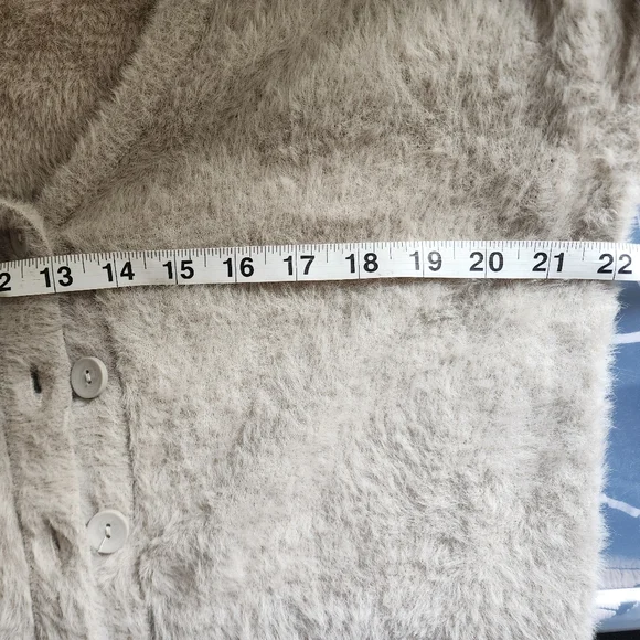 Aerie women's button-down biege very soft elegant sweater. - Picture 4 of 8